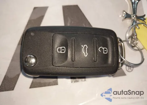 2019 Volkswagen Beetle 2.0T Se из США, поврежденный, VIN 3VWJD7AT2KM719645